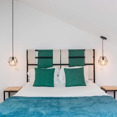Stunning And Spacious Lofts Just By Graca And Alfama Лиссабон Экстерьер фото