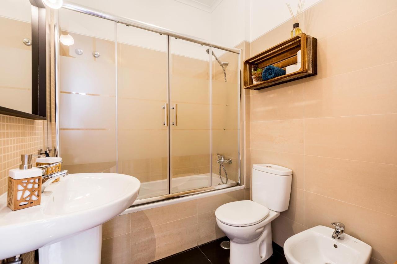 Stunning And Spacious Lofts Just By Graca And Alfama Лиссабон Экстерьер фото