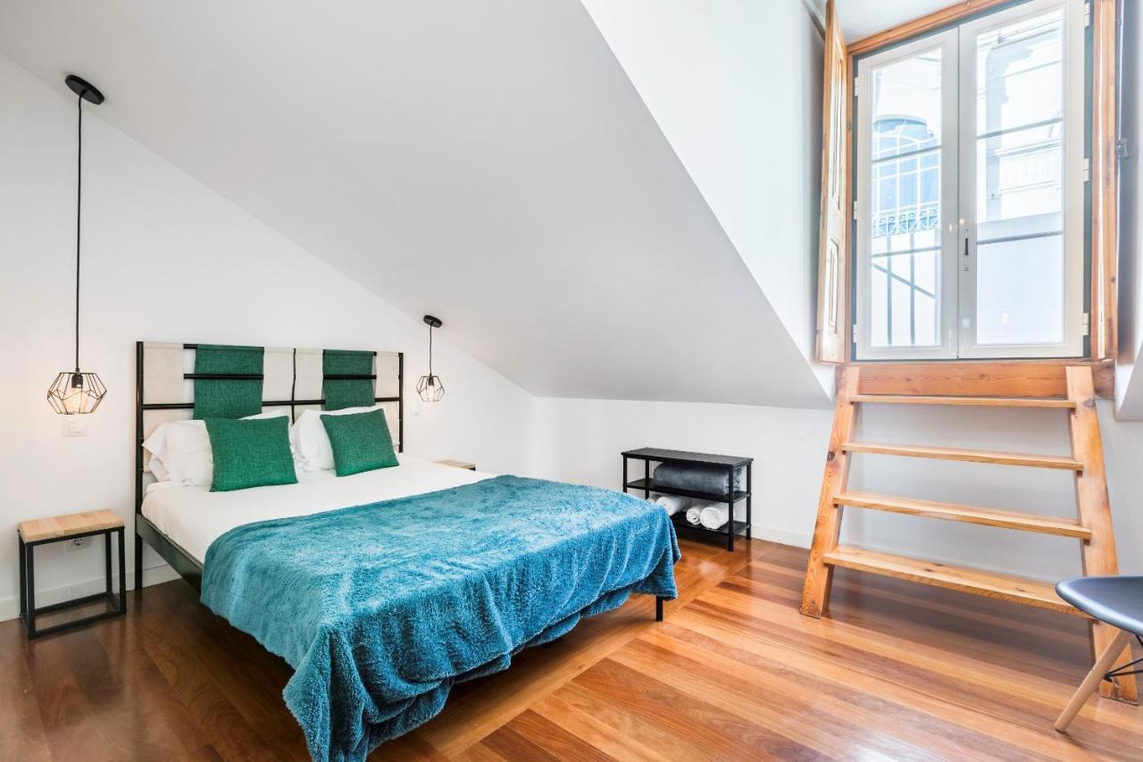 Stunning And Spacious Lofts Just By Graca And Alfama Лиссабон Экстерьер фото