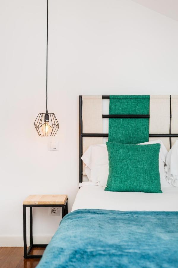 Stunning And Spacious Lofts Just By Graca And Alfama Лиссабон Экстерьер фото